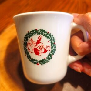 VTG RARE Corning Seasons Greetings Christmas Santa Claus Cup Mug